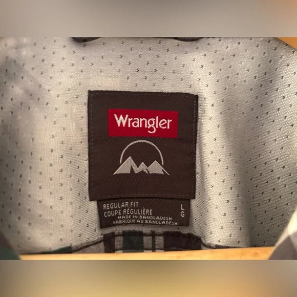 3/$25 NWOT Wrangler Men's Plaid Button Down Shirt - Grey, White and Teal - Picture 5 of 6